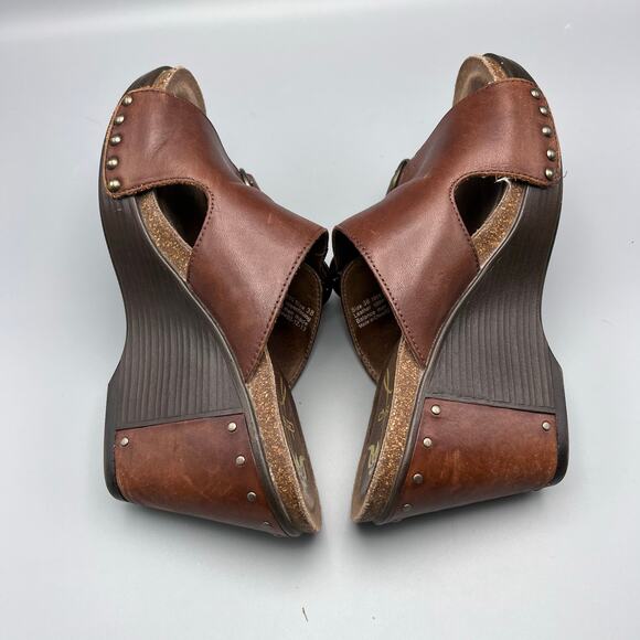 Dansko Wedge Heel Brown Leather Sandals Size 38 Double Strap Buckle Studs - Picture 7 of 8